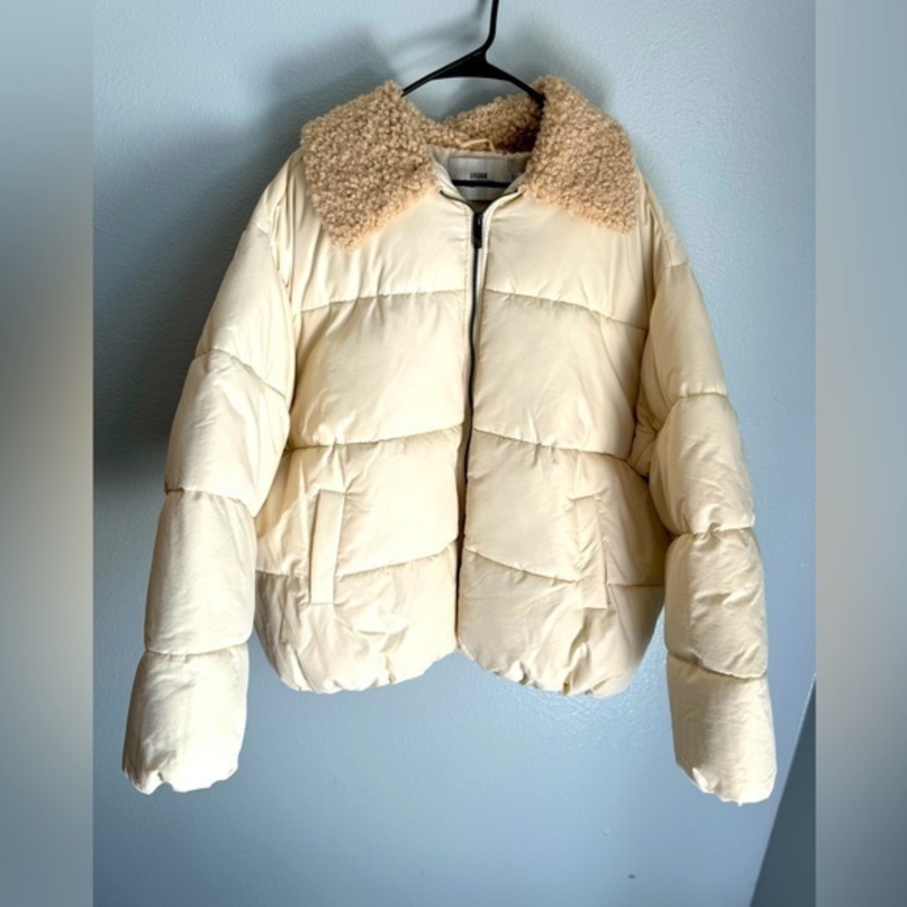 Urban Outfitters Cream Puffer Jacket – Size XL – NWT